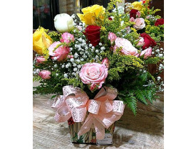 Caixa com 12 rosas coloridas 