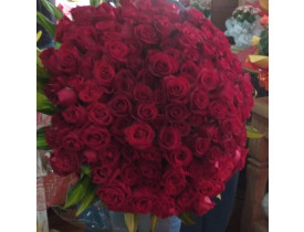 Buquê com 200 rosas vermelhas