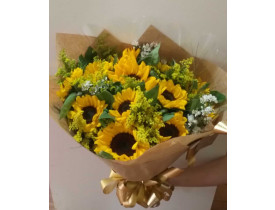 Buquê com 12 girassóis