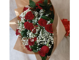 Buquê de 12 rosas vermelhas, eucalipto