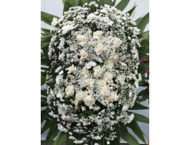 Coroa de Flores do campo, rosas e flores nobres branca