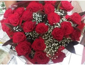 Buquê Tradicional com 24 rosas vermelhas importadas