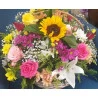 Cesta de flores do campo mistas, esse arranjo bem alegre e colorido confeccionado em cesta de vime com flores naturais e frescas, um lindo presente para alegrar o dia daquela pessoa especial!!